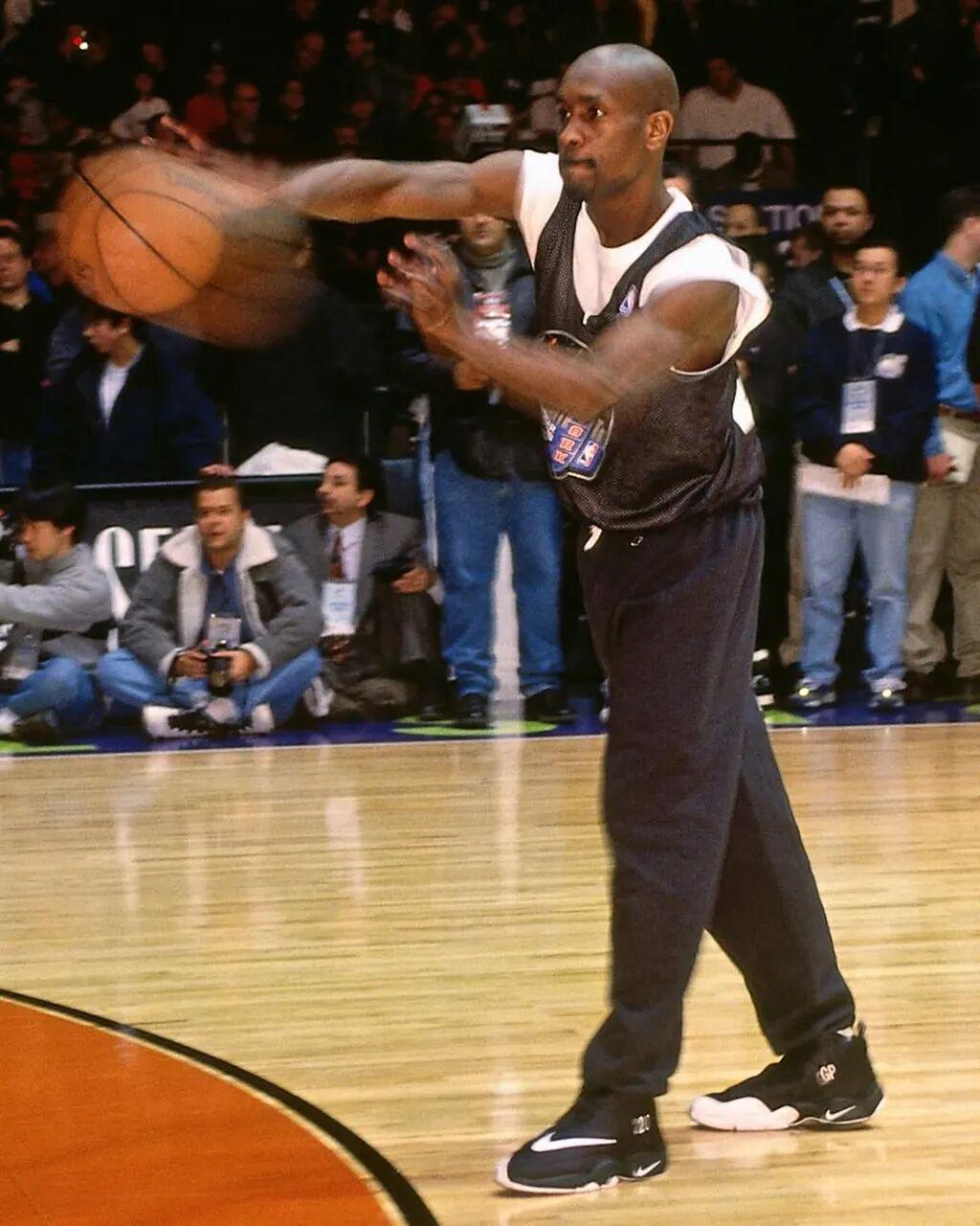 星空体育首页-意想不到！库里穿了这双「阿迪战靴」！