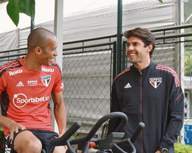 星空体育APP-卡卡正在考A级教练证 塞尼：我离开后他是新主教练