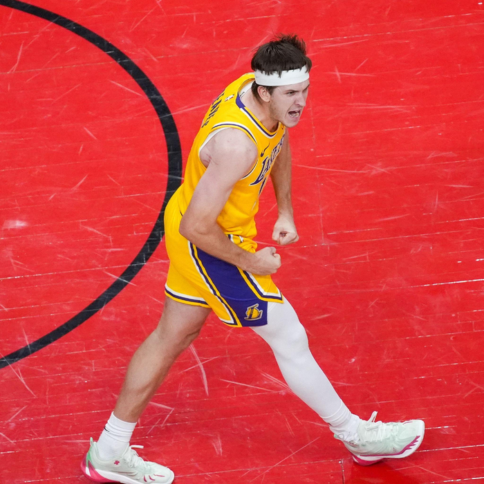 星空体育首页-超级新星顶薪合同，湖人如何引援？老詹中产合同？|勒布朗|里夫斯|勒布朗·詹姆斯|詹姆斯|勒布朗-詹姆斯_新浪体育_新浪新闻